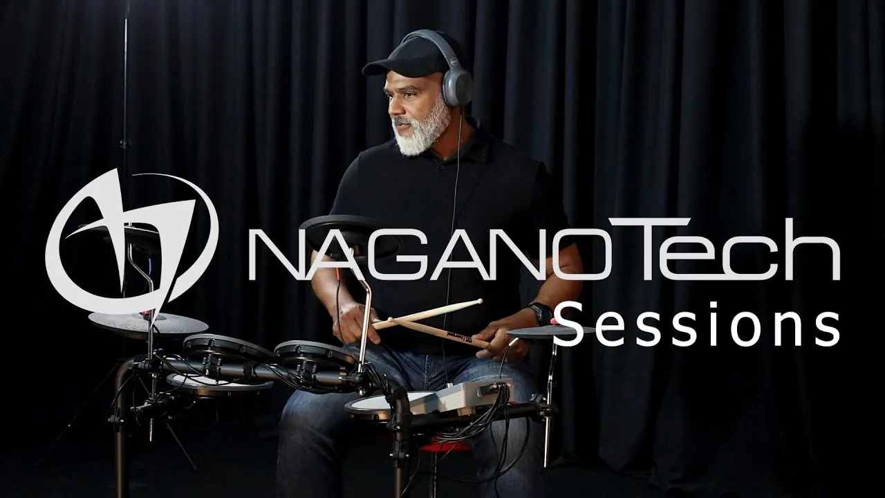 Naganotech Up - Ivan Torres explorando um dos kit eletrônicos